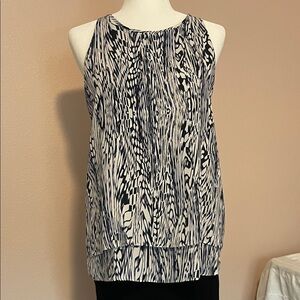 Paraphrase Black and White Patterned Sleeveless Blouse